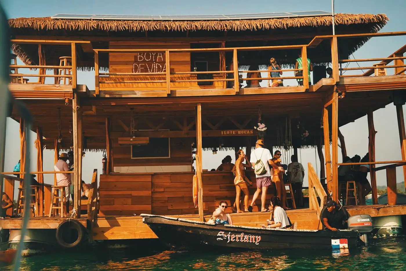 Boya de Vida Floating BarBocas del Toro